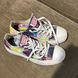 Converse Floral Low-Top (ankle height) Platform Gently Worn Women’s Sneakers